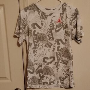 Nike/Air Jordan White and Gray Graphic Tee Short Sleeve